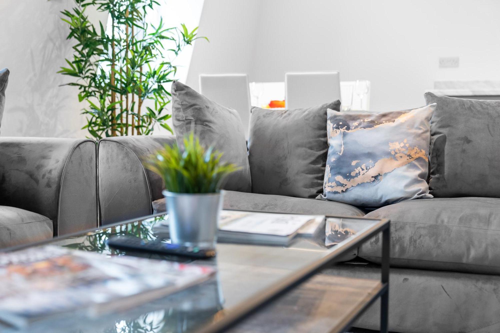 Stylish 2 Bedroom Apartment - Balcony - Secure Parking - Top Rated - 5Mc Birmingham Eksteriør billede