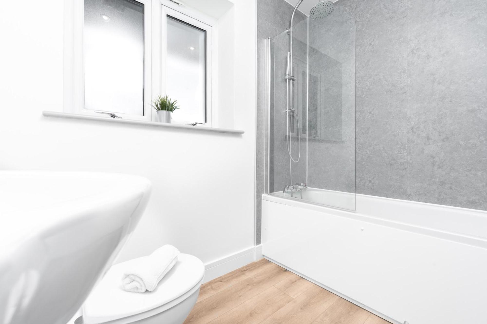 Stylish 2 Bedroom Apartment - Balcony - Secure Parking - Top Rated - 5Mc Birmingham Eksteriør billede