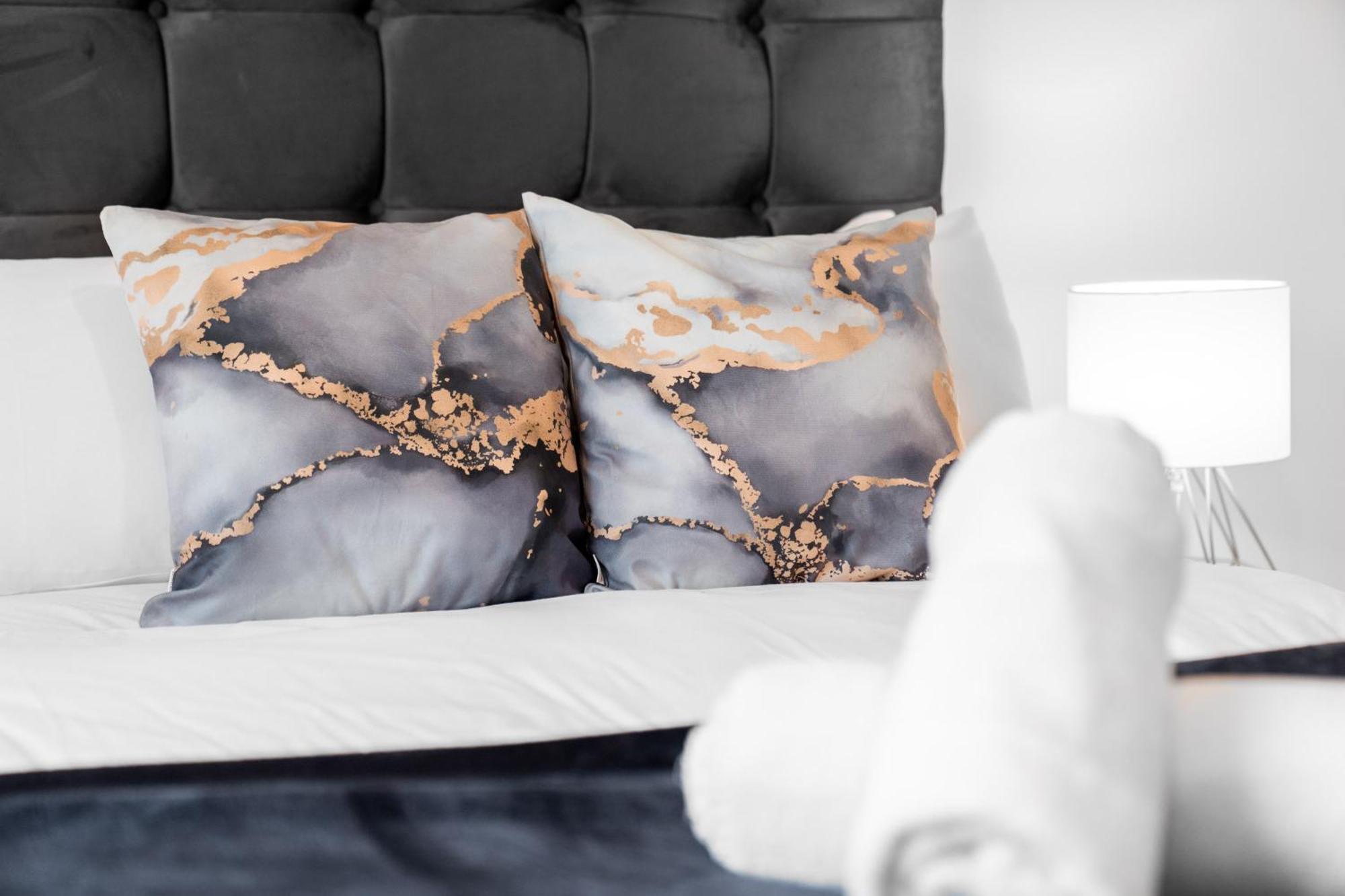 Stylish 2 Bedroom Apartment - Balcony - Secure Parking - Top Rated - 5Mc Birmingham Eksteriør billede